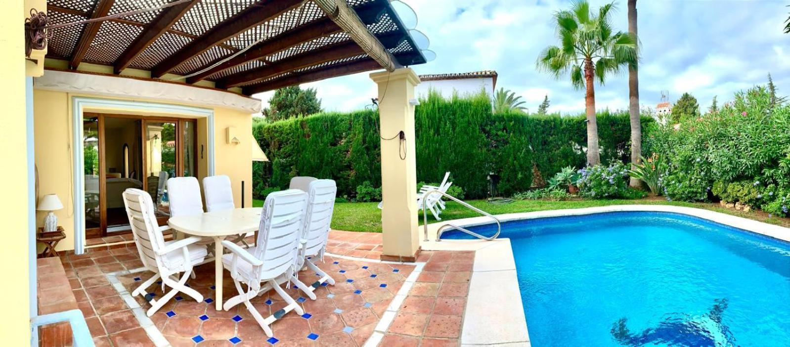 Moumi Villa *